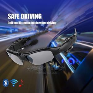 Sunglasses With Wireless Headphones - thumbnail 2