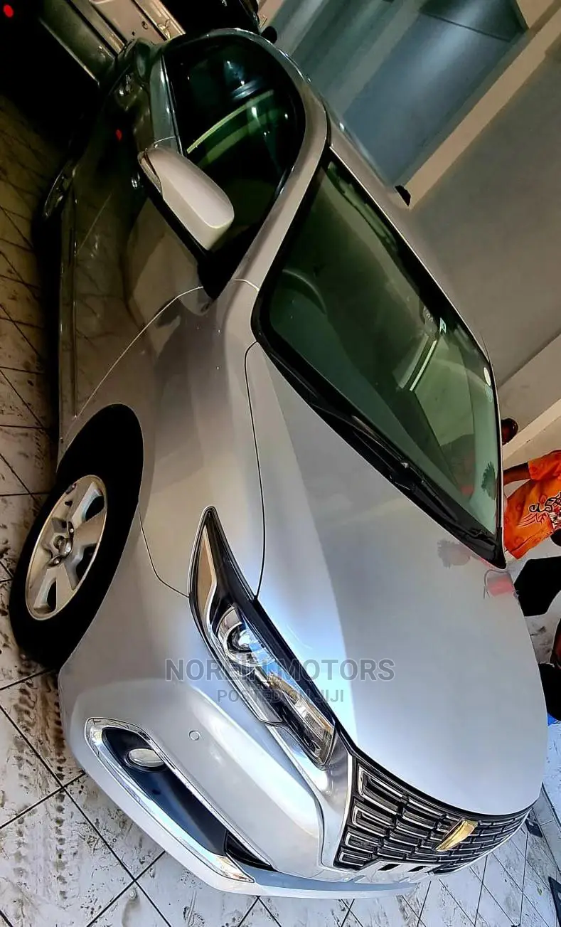 Toyota Premio 2016 Silver