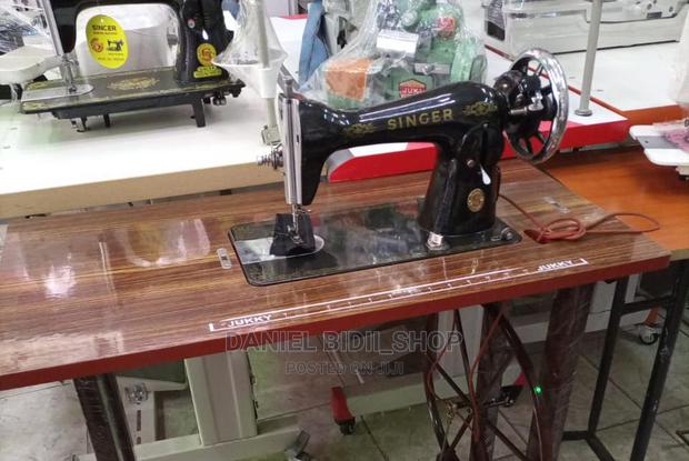 Singer 15N Straight Stitch Sewing Machine - thumbnail 2