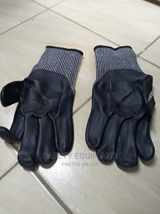 Cut Five(Gorilla Gloves)