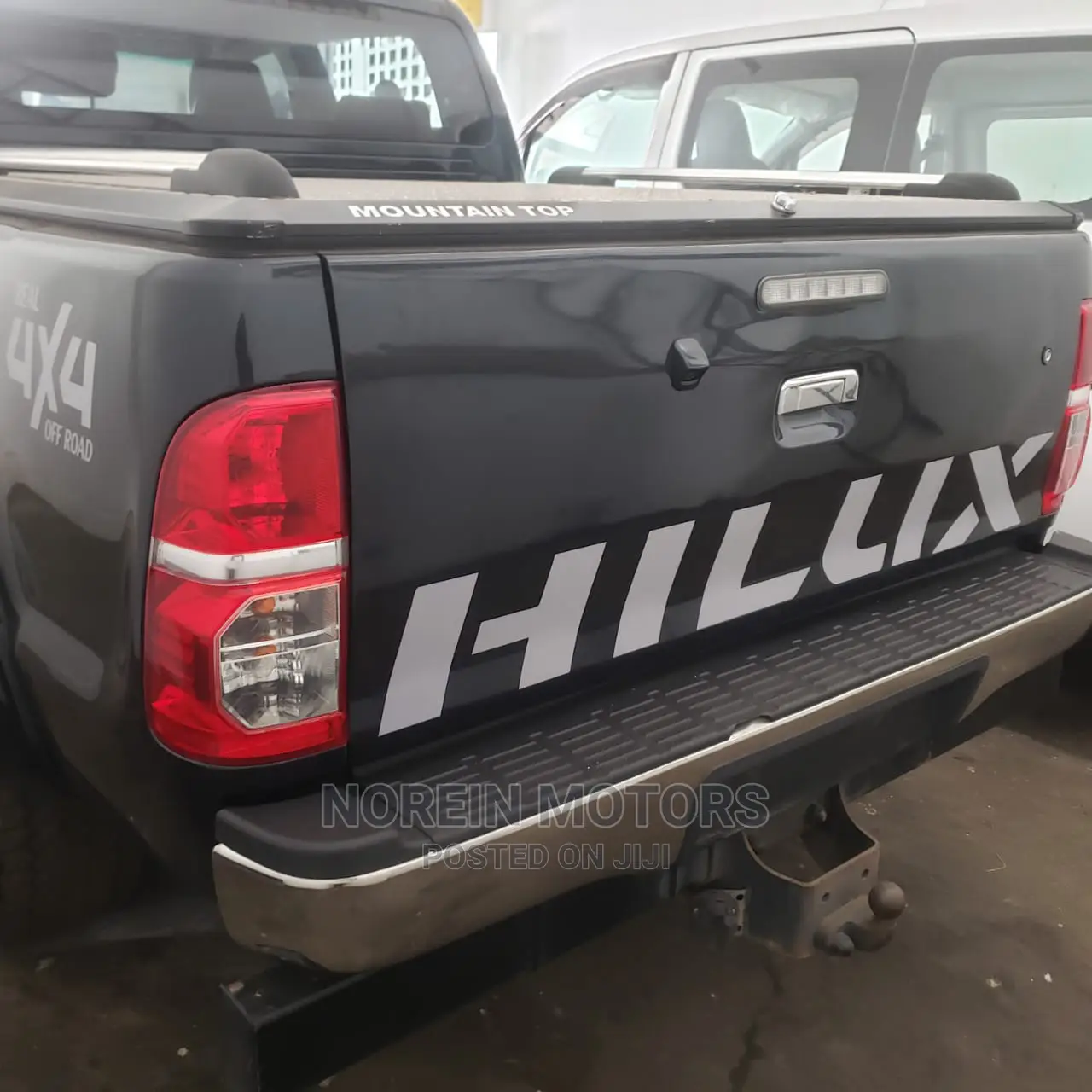 Toyota Hilux 2015 Gray