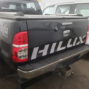 Toyota Hilux 2015 Gray