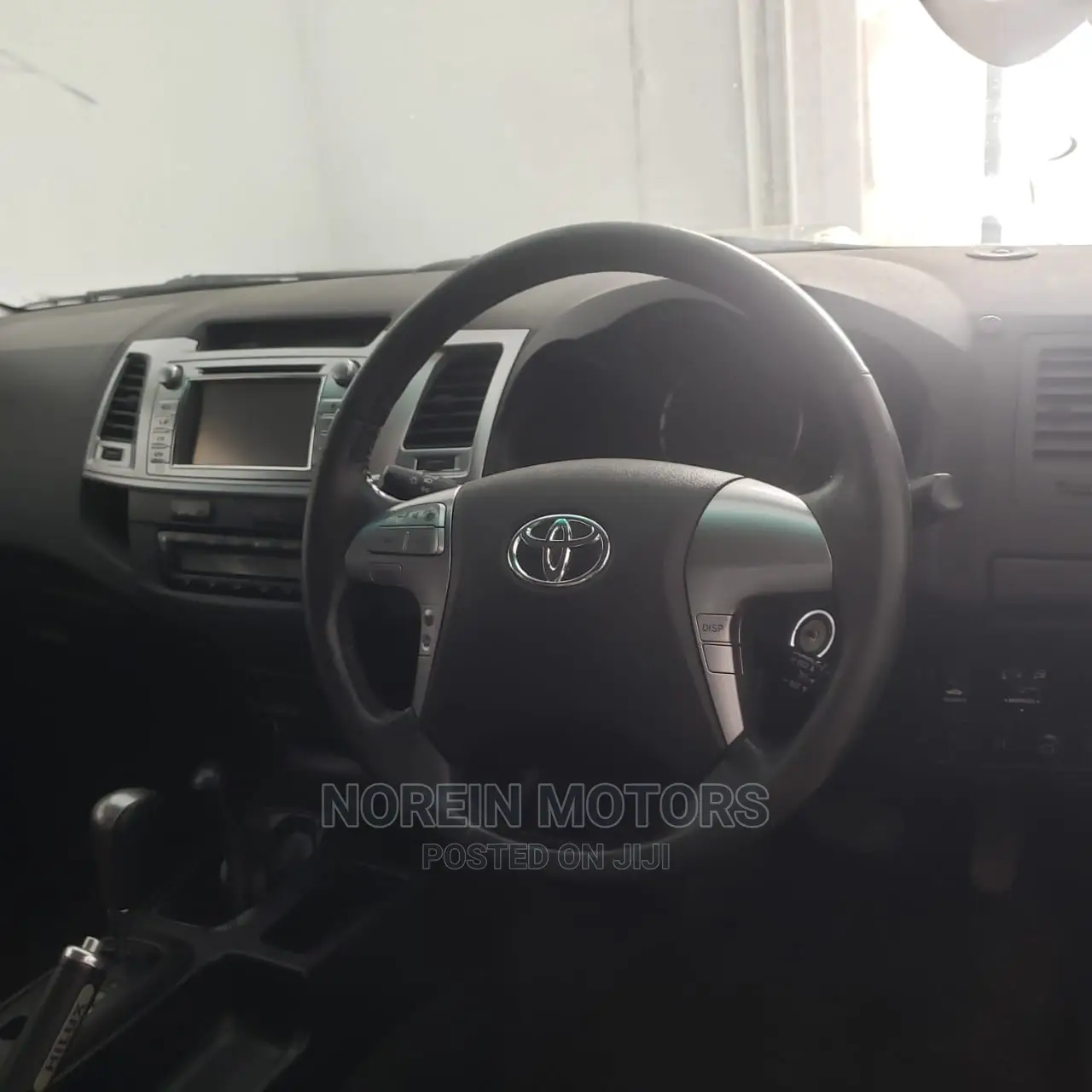 Toyota Hilux 2015 Gray