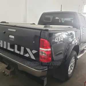 Toyota Hilux 2015 Gray
