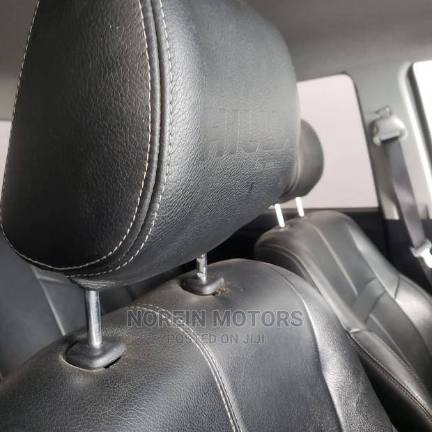 Toyota Hilux 2015 Gray - thumbnail 10