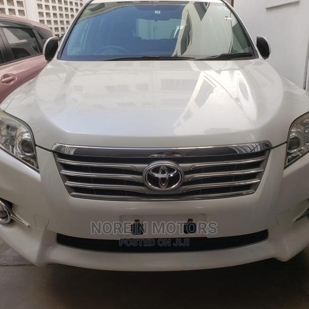 Toyota Vanguard 2015 Off White