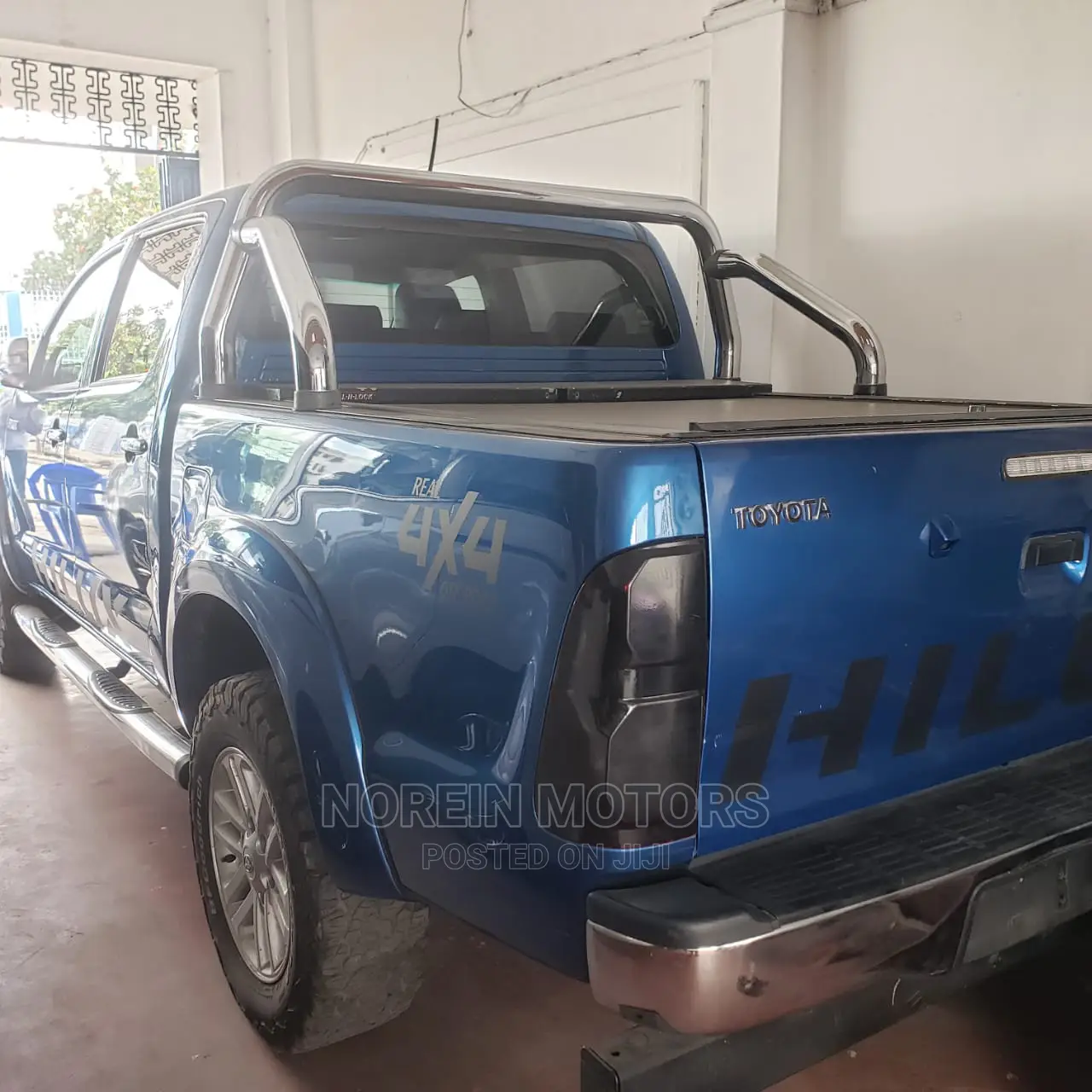Toyota Hilux 2015 Blue