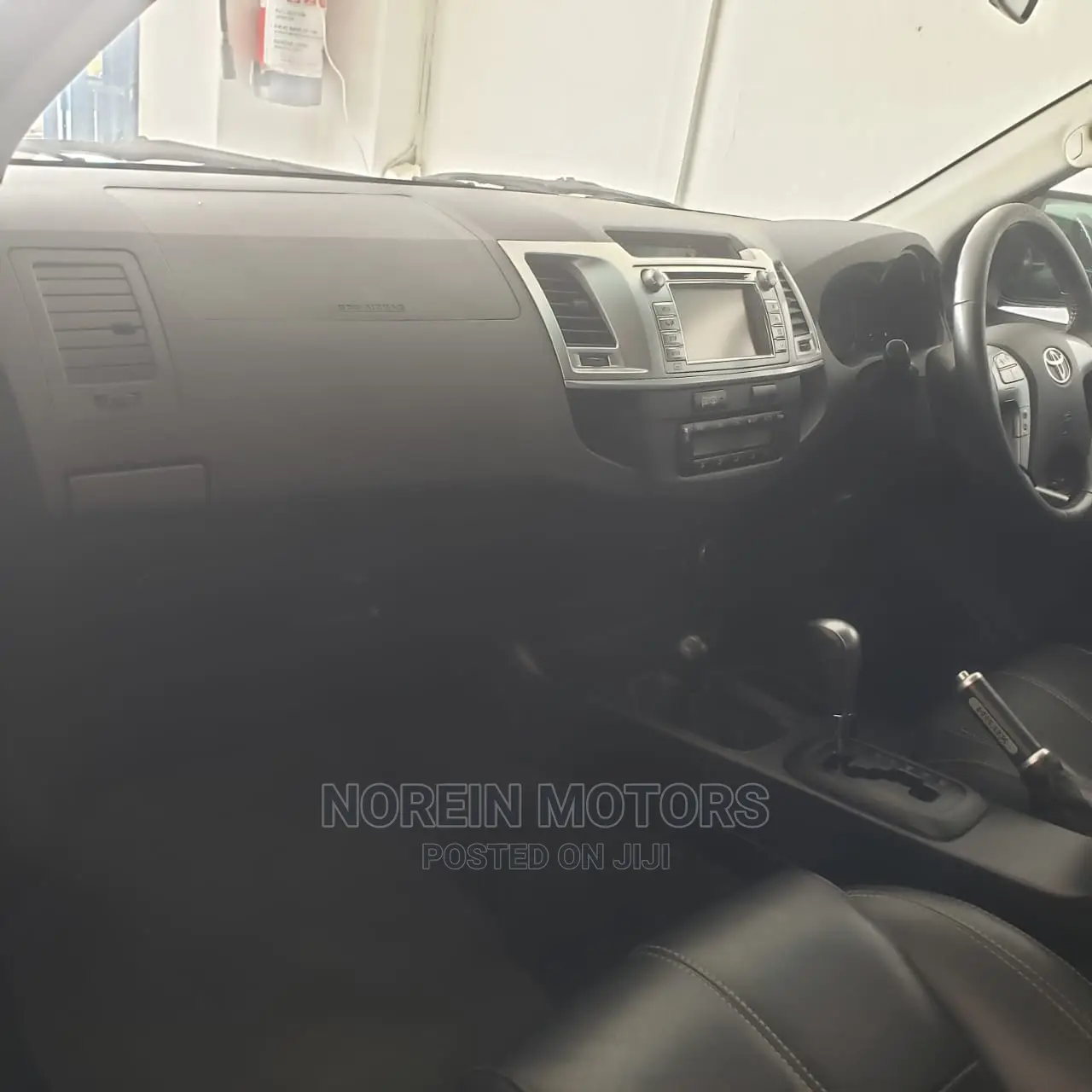 Toyota Hilux 2015 Blue