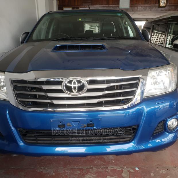 Toyota Hilux 2015 Blue