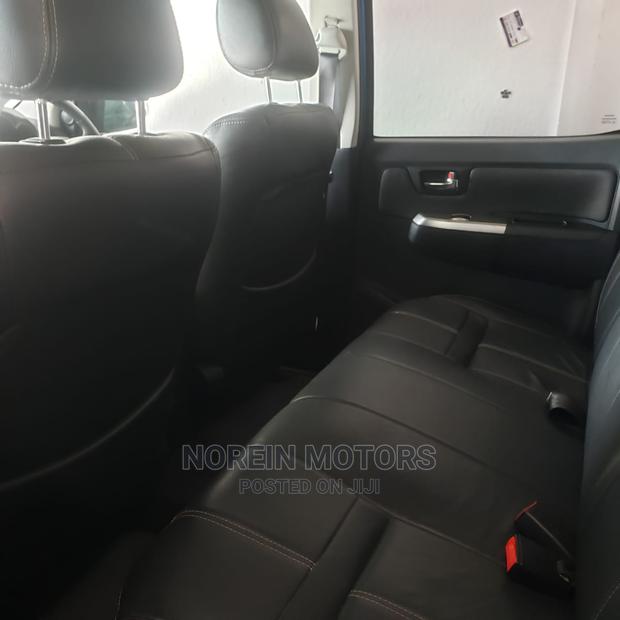 Toyota Hilux 2015 Blue - thumbnail 8