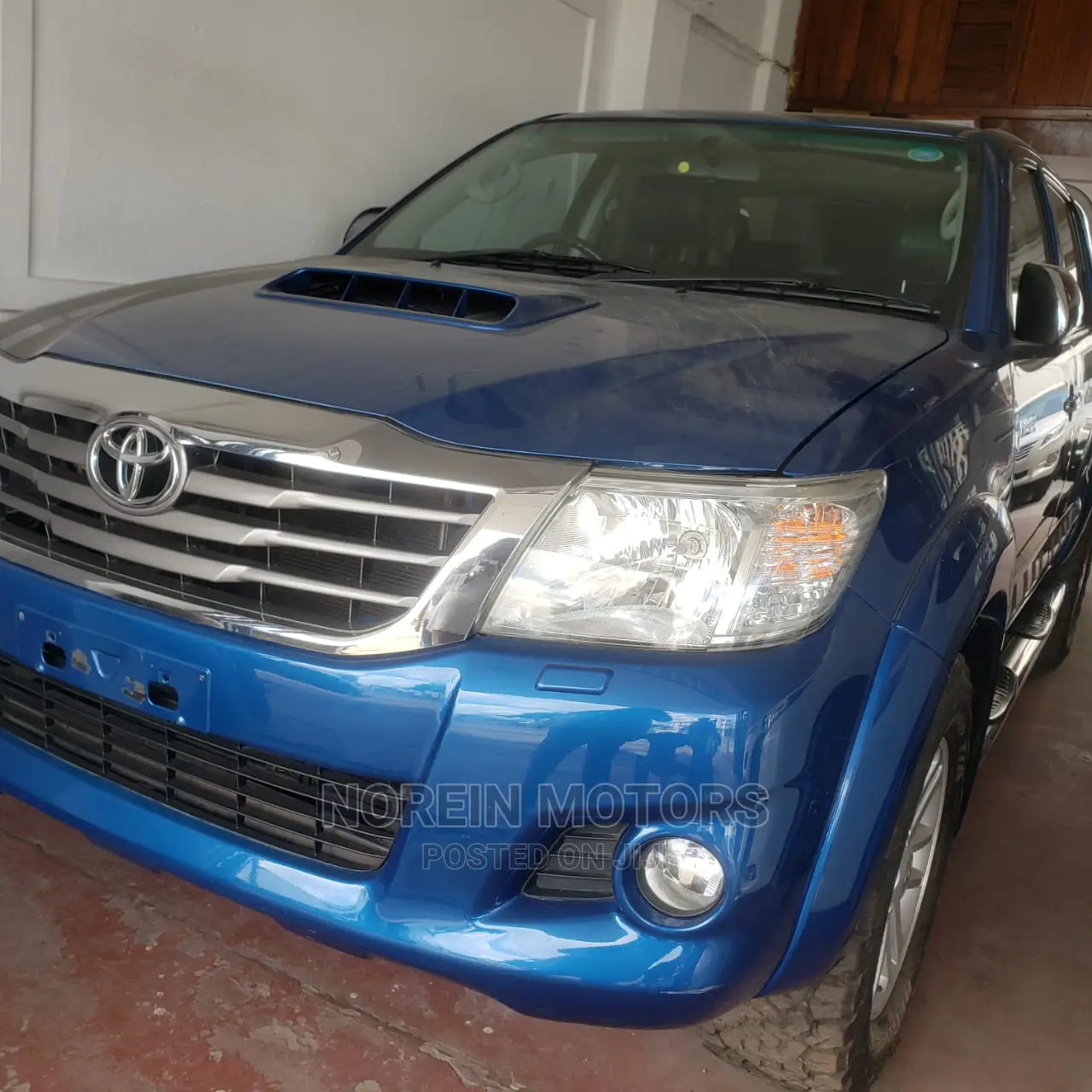 Toyota Hilux 2015 Blue