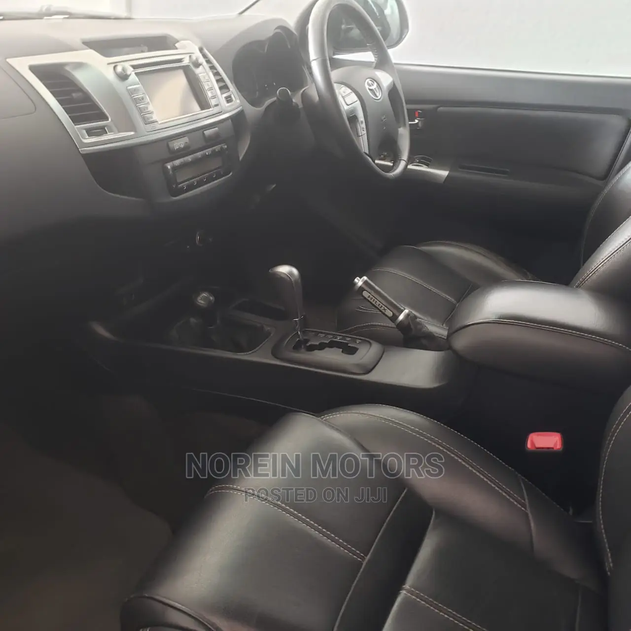 Toyota Hilux 2015 Blue