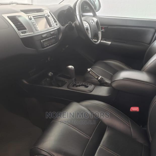 Toyota Hilux 2015 Blue - thumbnail 12