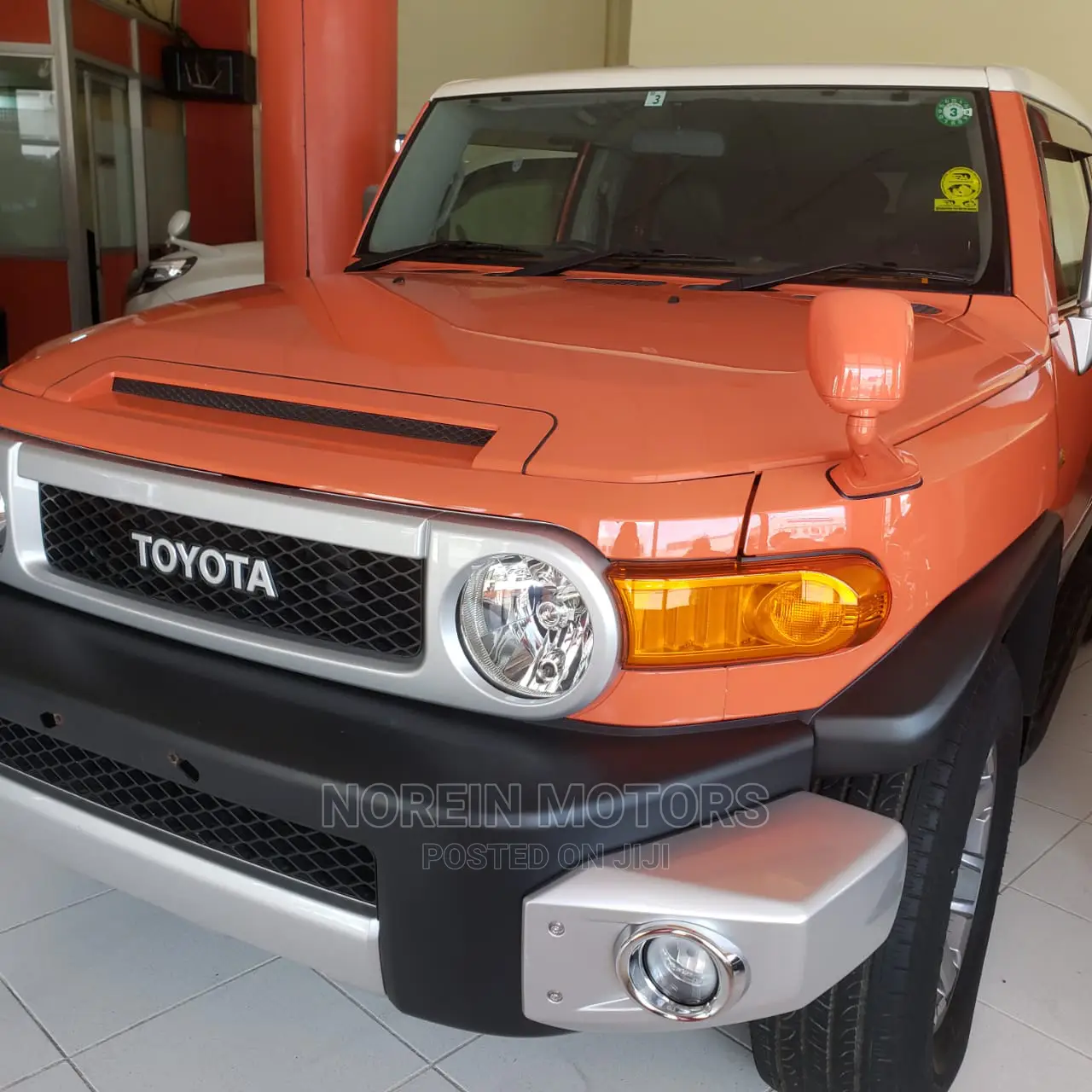 Toyota FJ Cruiser 2015 Orange