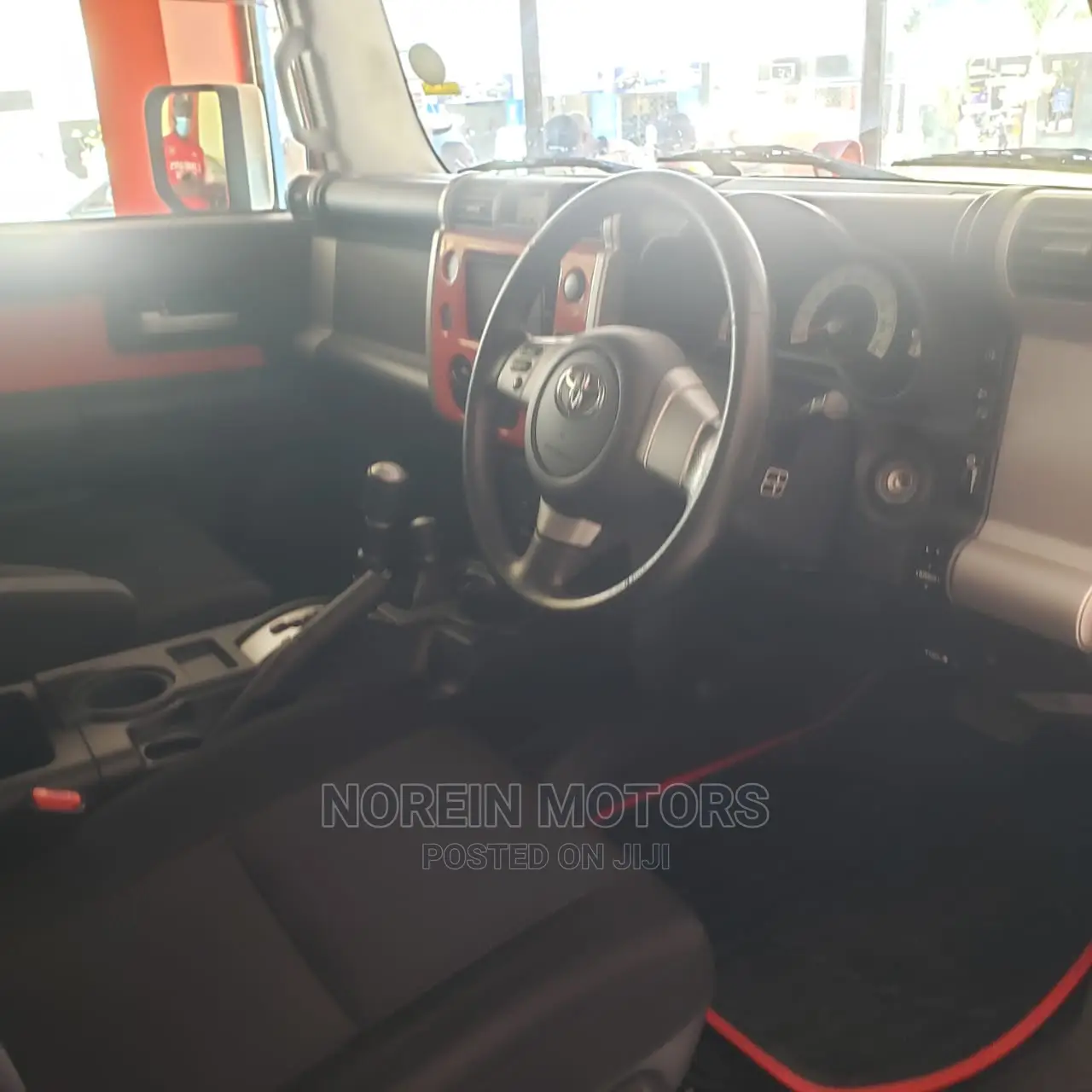 Toyota FJ Cruiser 2015 Orange