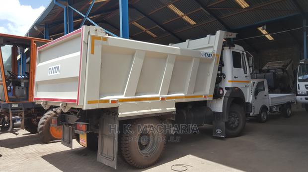 Tata Signa LPK-1618 Tipper 10 Ton - thumbnail 3
