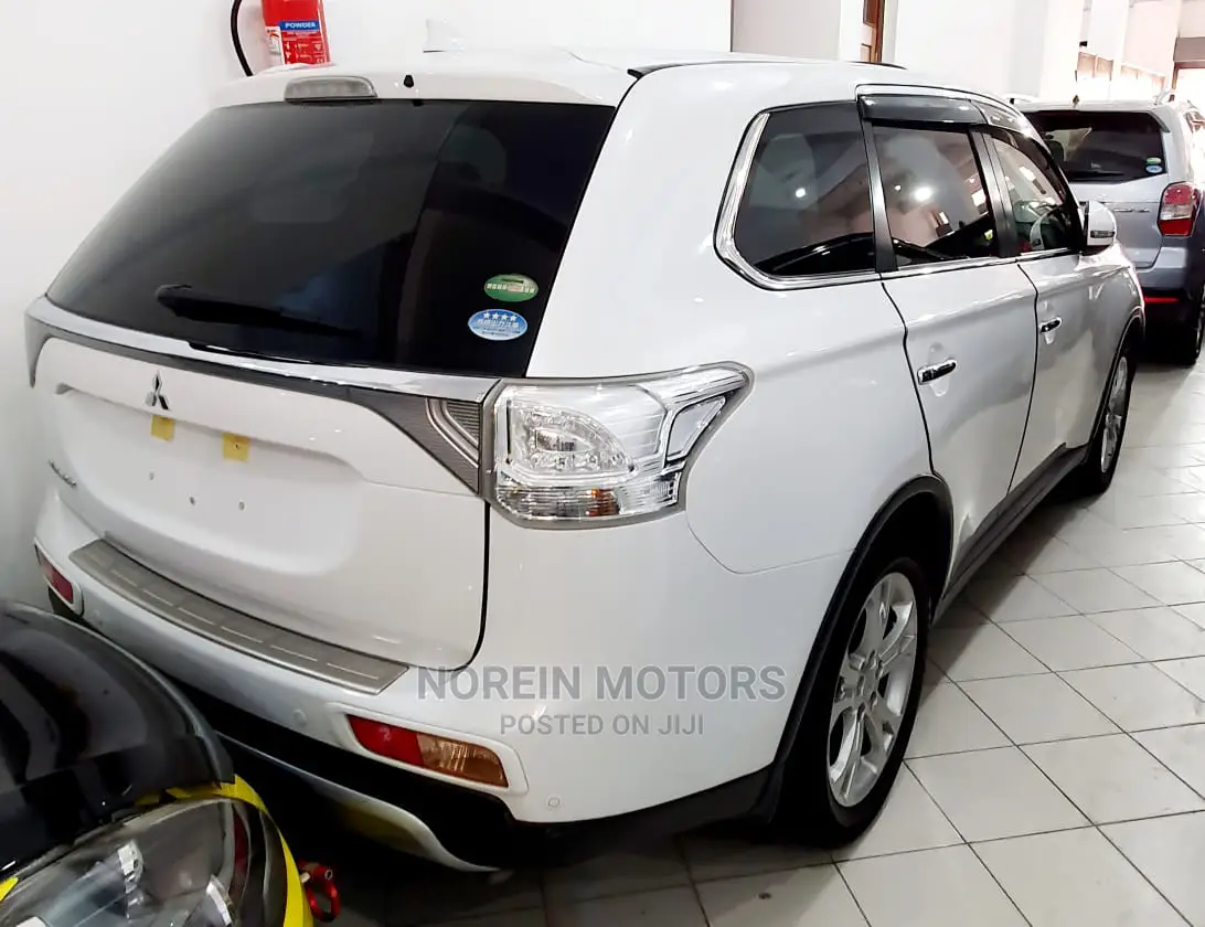 Mitsubishi Outlander 2016 White