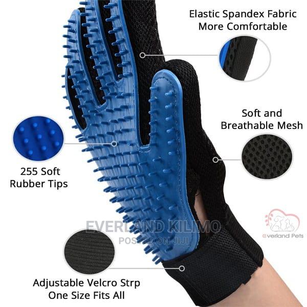 Exclusive Pet Grooming Glove - main view