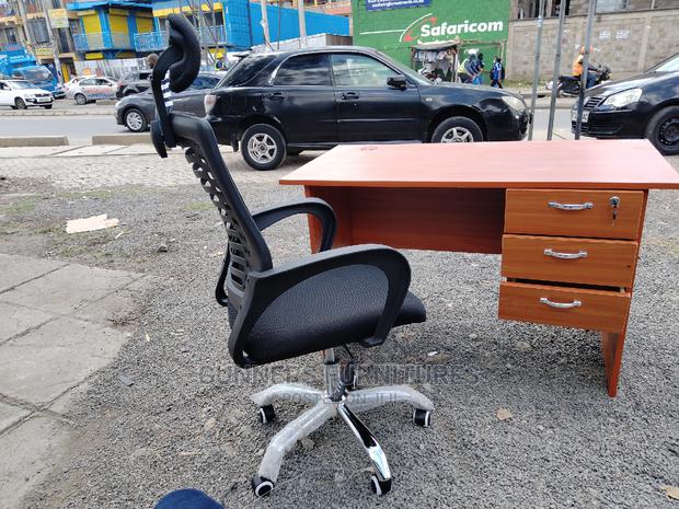 Study Table and Chair. - main view