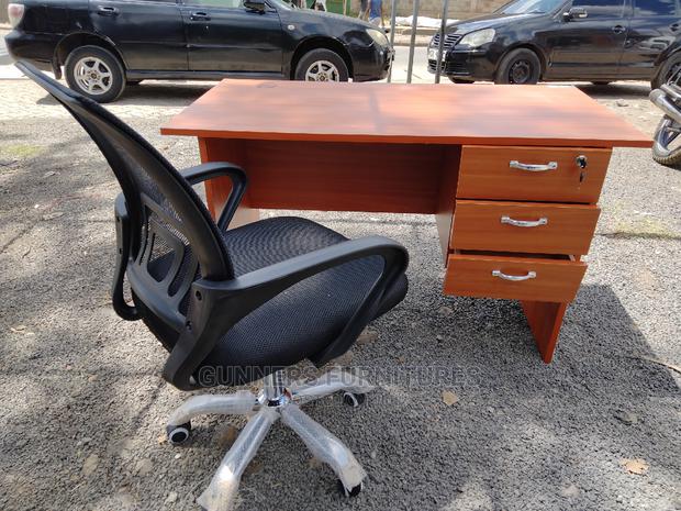 Study Table and Chair. - main view