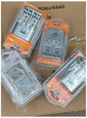 Rechargable Batteries Charger for AA and 9v