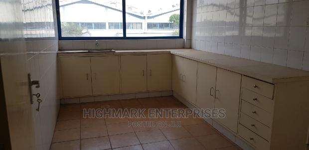 Godown to Let - thumbnail 4