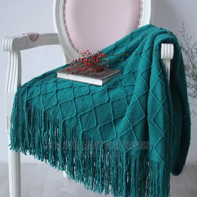 Soft Knitted Throw Blanketswith Tassel