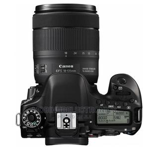 CANON EOS 80D 18-135 Lens