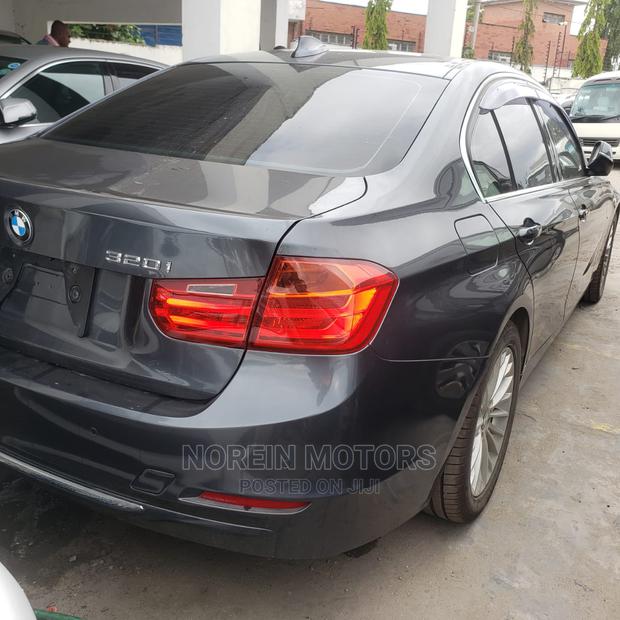 BMW 320i 2014 SV Premium Gray - thumbnail 4