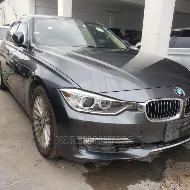 BMW 320i 2014 SV Premium Gray - thumbnail 2