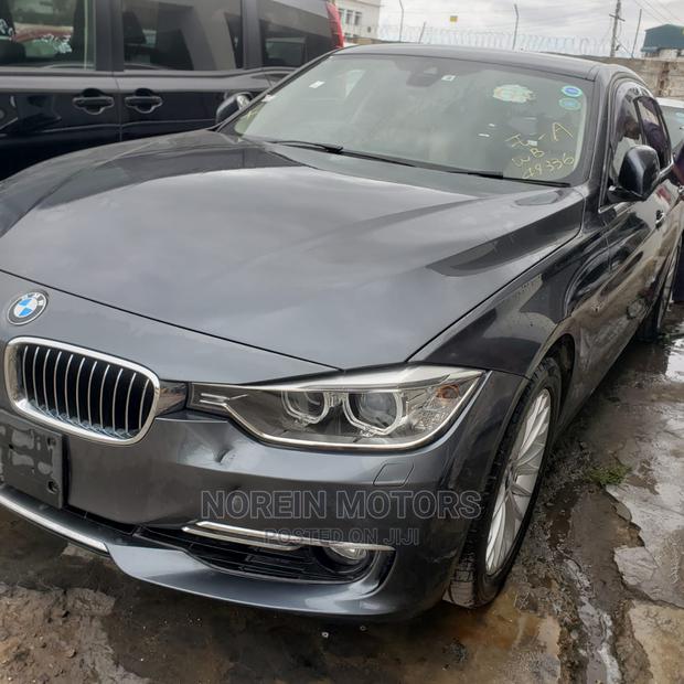 BMW 320i 2014 SV Premium Gray - thumbnail 3