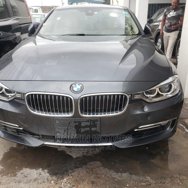 BMW 320i 2014 SV Premium Gray