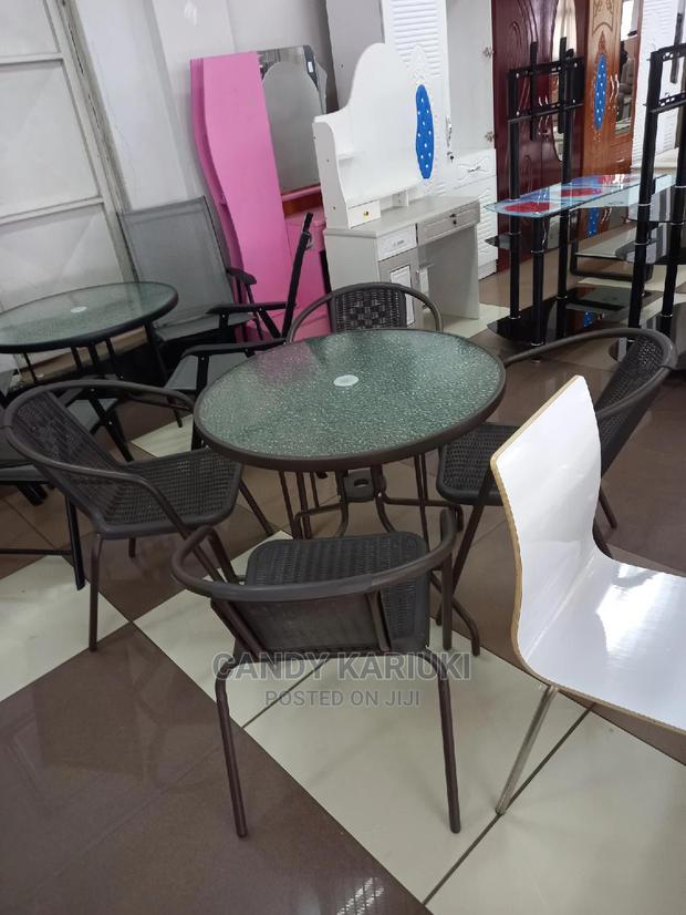 Ideal and Elegant 4 Seater Outdoor Set
