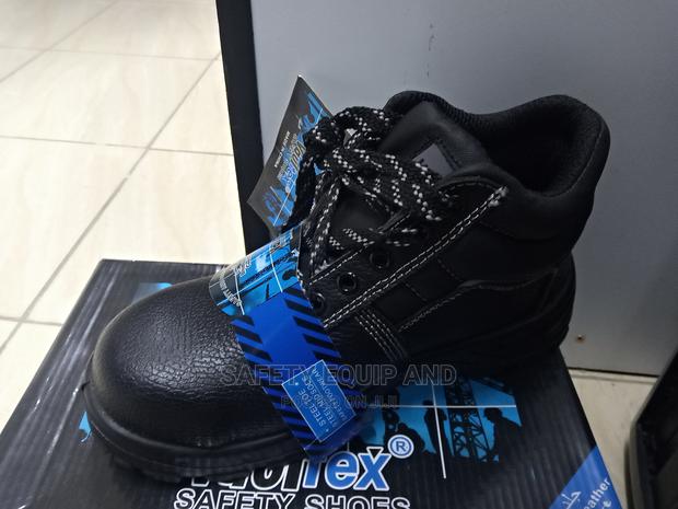 Genuine Leather Vaultex Safety Boots