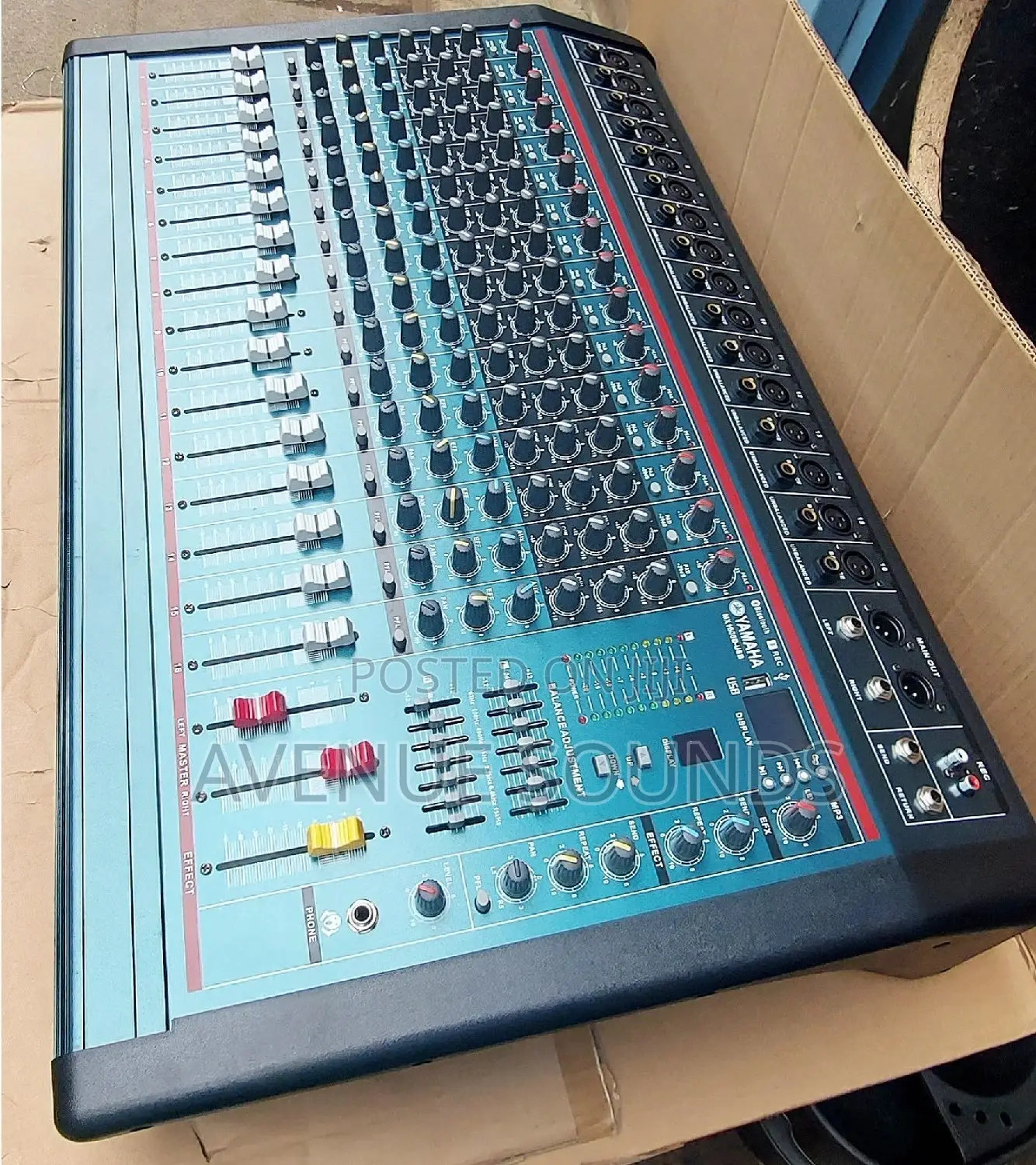Yamaha 16 Channels Powered Mixer
