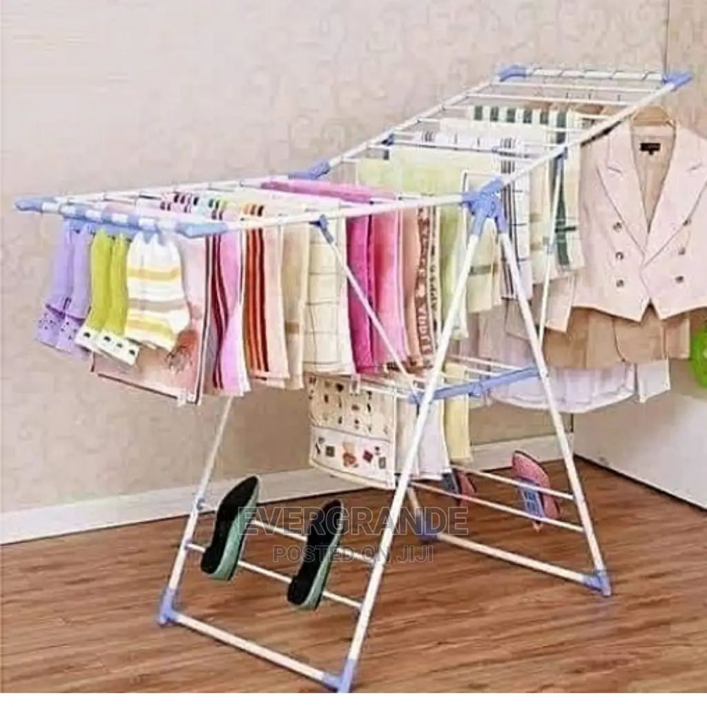 *Portable Clothes Hanging Rack