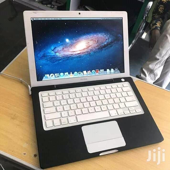 Laptop Apple MacBook  14" 250GB HDD 2GB RAM 