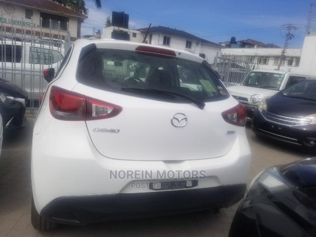 Mazda Demio 2015 Off white - thumbnail 3
