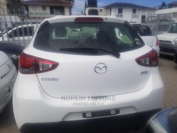 Mazda Demio 2015 Off white - thumbnail 4
