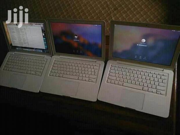 Selling This Apple Macbook 4 Unibody Core2duo - main view