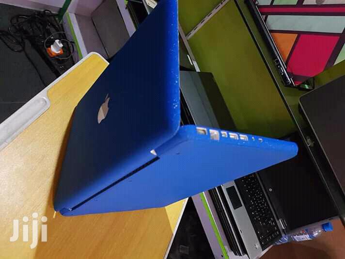 Adorable Apple Macbook 4 Unibody Core2duo