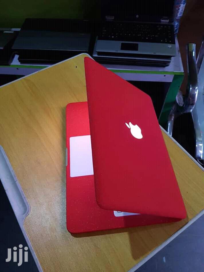 Apple Macbook4 Unibody 14" 250GB HDD 4GB RAM 