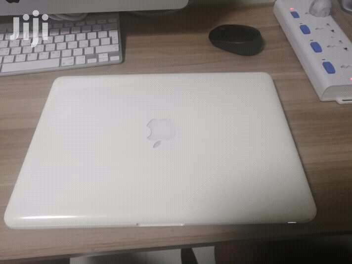 Apple Macbook4 Unibody 250 Gb Hdd Core2duo 4 Gb Ram Laptop