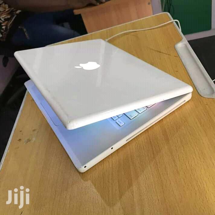 Best Option,Apple Macbook 4 Unibody 250gb hdd Core2duo 4gb