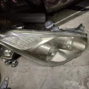 Wish Zenon 2005 Headlight