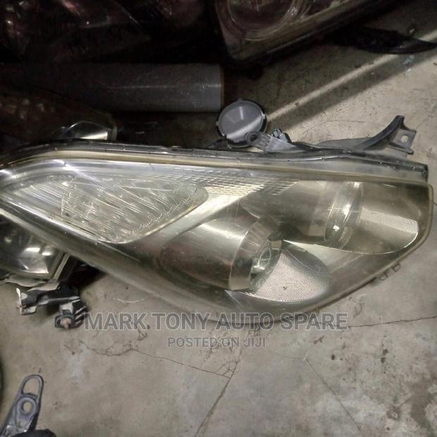 Wish Zenon 2005 Headlight