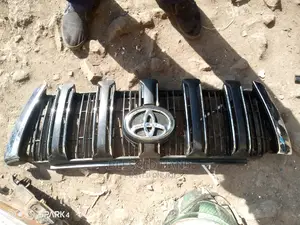 Grill for Prado 160