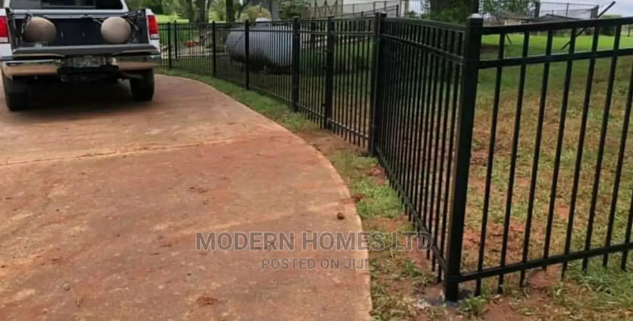 Modern Homes Montage Fence With Warranty Against Rust