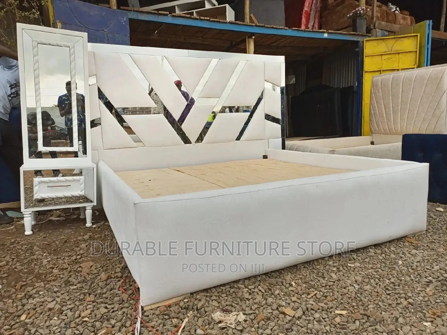 5/5 Mirror Bed and Dressing Mirror