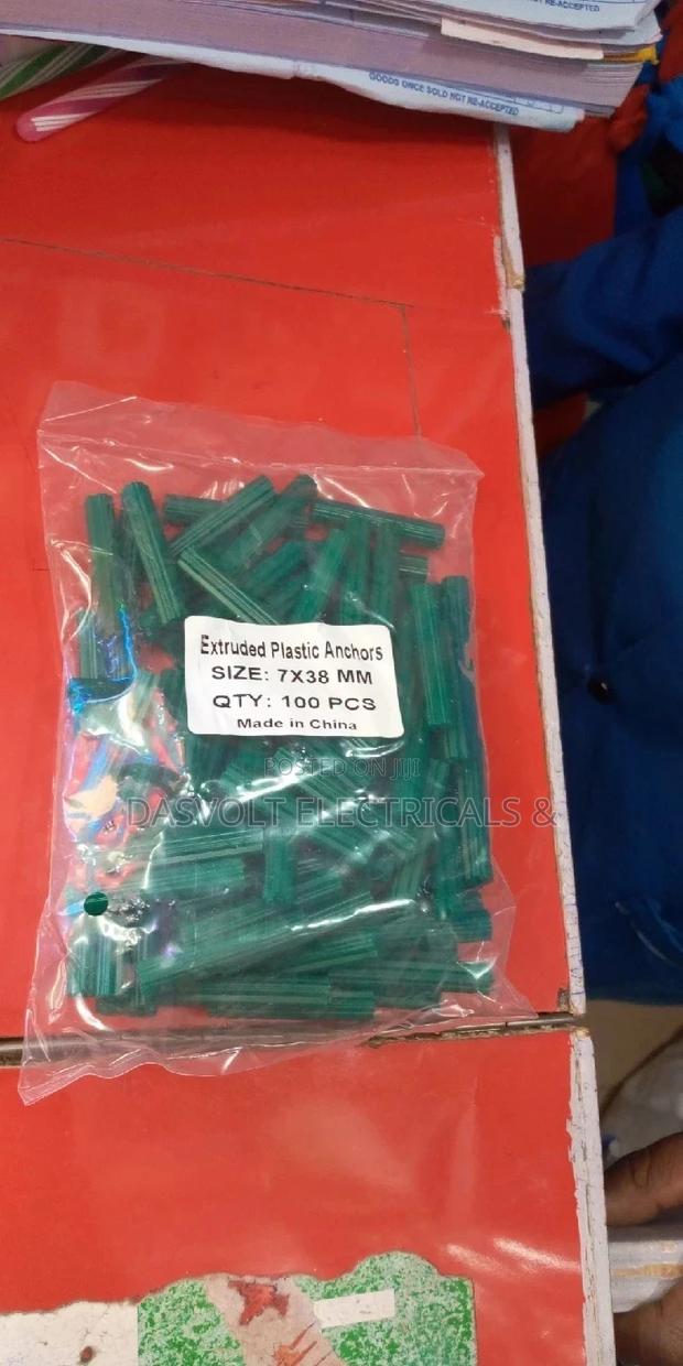 Wall Plugs M8 - main view